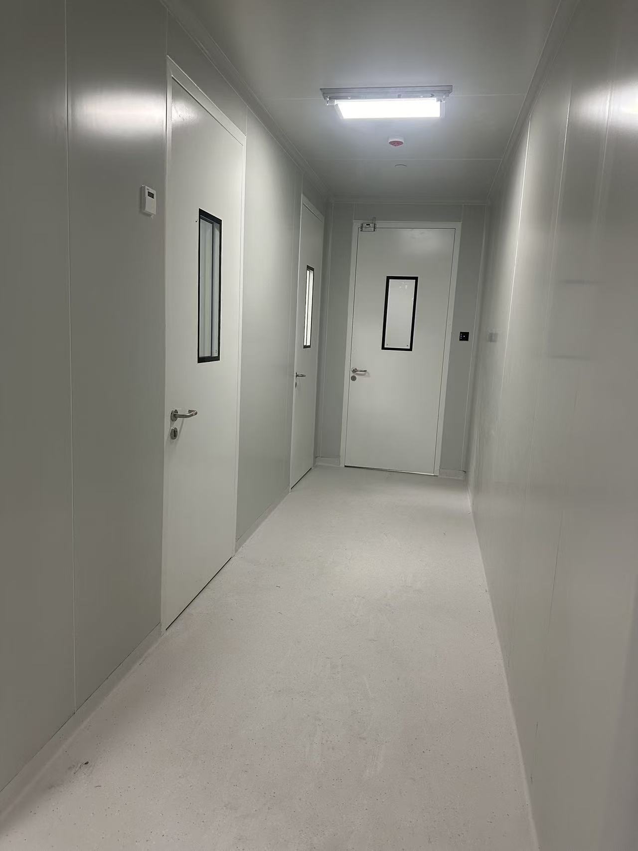 上海无尘车间装修公司把“让您放心安心”当成重要的施工标准